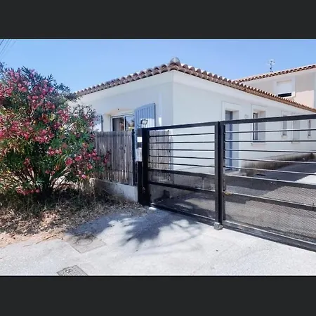 2 Steps From Bergerie Beach! Διαμέρισμα Ιέρ