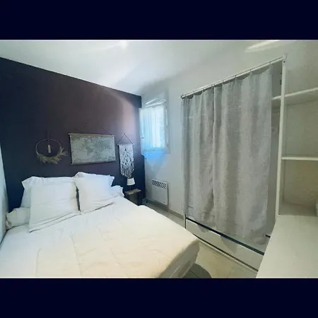 Διαμέρισμα 2 Steps From Bergerie Beach! *